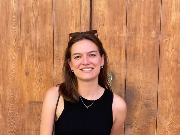 Foto van Dr. Esther Van Hoolst